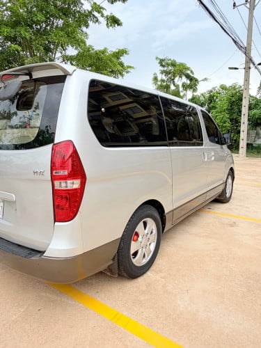 Hyundai Starex 09 HVX full option