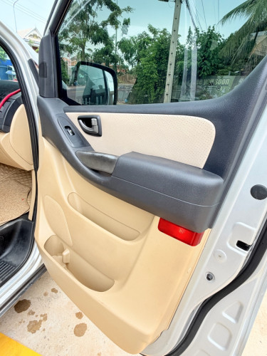 Hyundai Starex 09 HVX full option