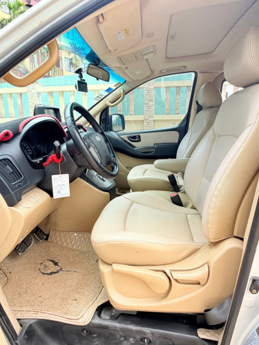 Hyundai Starex 09 HVX full option