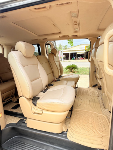 Hyundai Starex 09 HVX full option