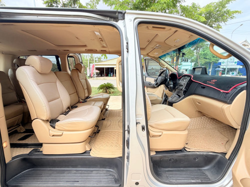 Hyundai Starex 09 HVX full option