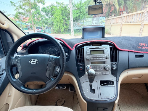 Hyundai Starex 09 HVX full option