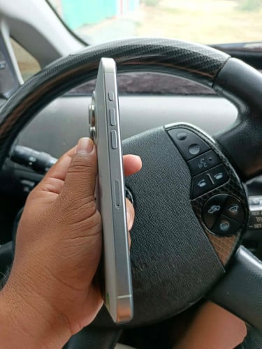 I phone 15 pm sim2 256 សាន់ំណែន