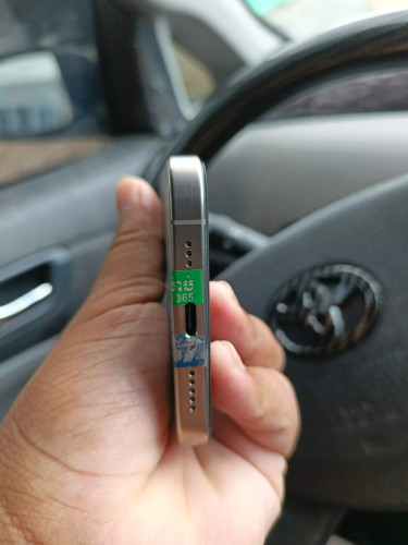 I phone 15 pm sim2 256 សាន់ំណែន