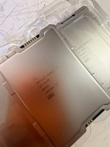 Intel Xeon W7-3445 2.60GHz~4.80GHz