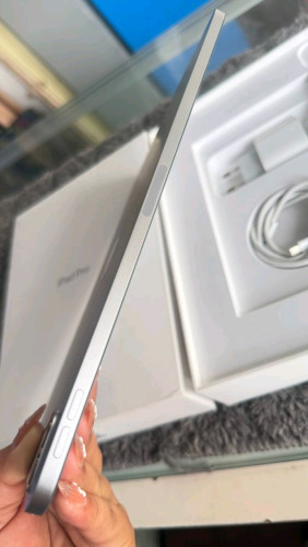 iPad Pro  11-inch 4th 128G 99% wifi