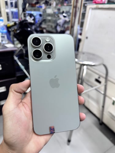 Iphone 15 pro max 1TB ZA sim2 បែកថាច់ជាំដូចរូប ប្រើបានធម្មតា