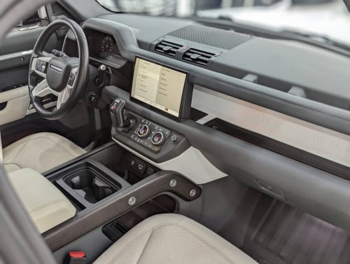Land Rover Denfender P400 First Edition 2023 តួវែង
