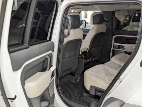 Land Rover Denfender P400 First Edition 2023 តួវែង