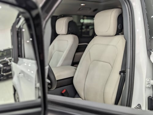 Land Rover Denfender P400 First Edition 2023 តួវែង