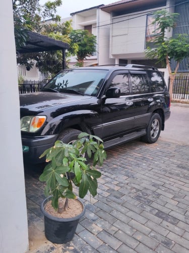 Lexus LX470 03 Full (ម៉ាស៊ីនស្ងាត់ល្អ មានចាប់សត្វ)