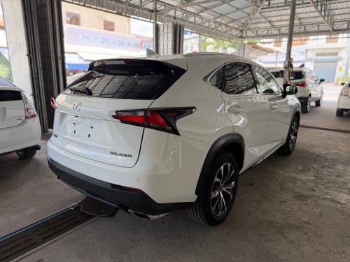 Lexus Nx200t White 2017 F-Sport ប៊ូតុង៤ ប៉ុង ១ 😍