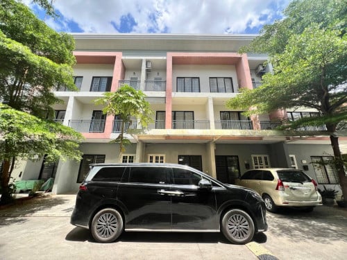 Link House For rent in Borey Arata Sen Sok ( Close by Æon Mall 2 )