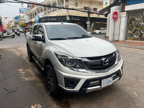 Mazda 2015 full ម៉ាសុីនធំ កាប់ពីតាស់