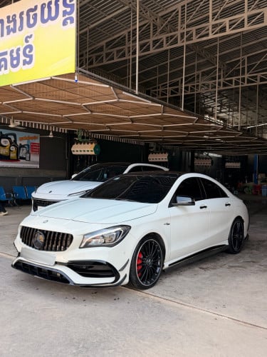 Mercedes Benz CLA45 AMG 2015