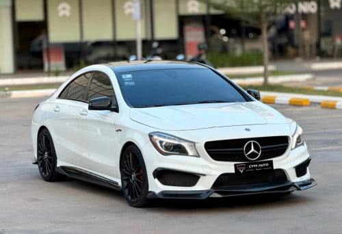 MERCEDES CLA45 AMG 2015