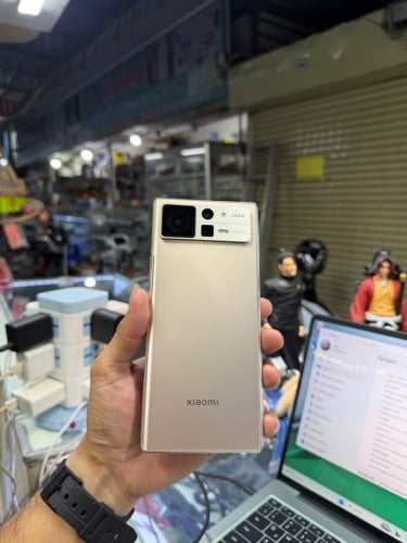 Mi mixFold2 256G Ram12G Sim2 CH ខូចអេក្រង់ក្នុង ប្រើបានខាងក្រៅ