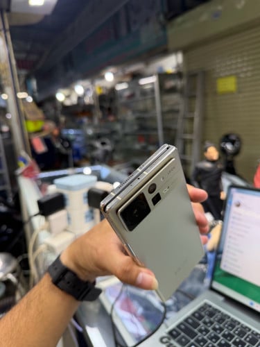 Mi mixFold2 256G Ram12G Sim2 CH ខូចអេក្រង់ក្នុង ប្រើបានខាងក្រៅ