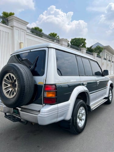 Mitsubishi Pajero1993
