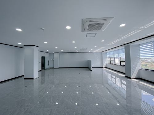 MK Tower - Floor 8 Office For Rent