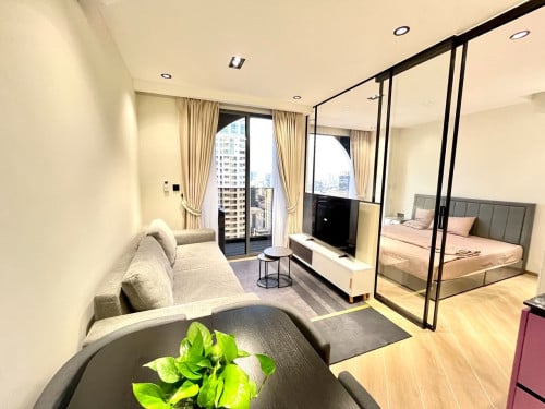 North-Facing 1-Bedroom Apartment for Rent on 16th Floor – Time Square 306