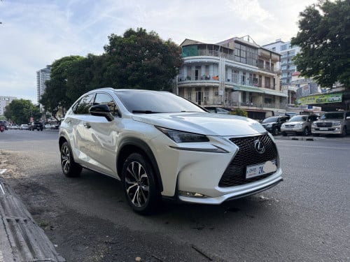 NX200t ឆ្នាំ015 Fsport ប៉ុងពីរ ថ្មីណាស់