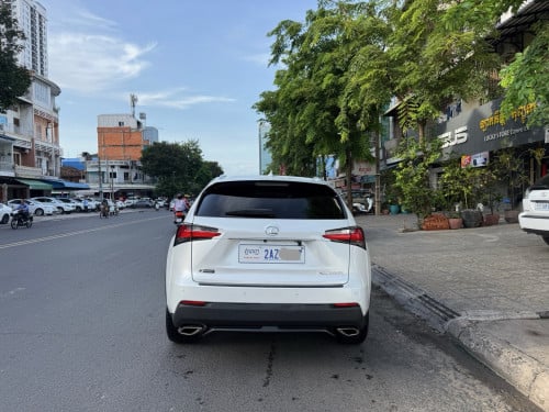 NX200t ឆ្នាំ015 Fsport ប៉ុងពីរ ថ្មីណាស់