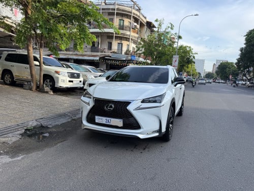 NX200t ឆ្នាំ015 Fsport ប៉ុងពីរ ថ្មីណាស់
