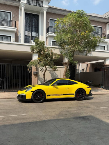 PORSCHE CARERA 4 SPEC ARAB