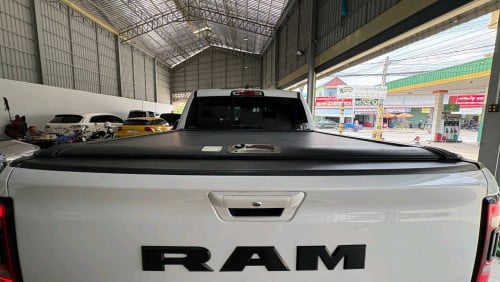 RAM Laramie
