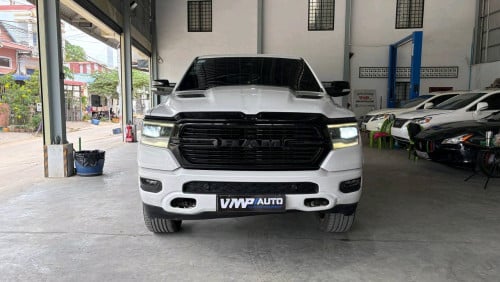RAM Laramie