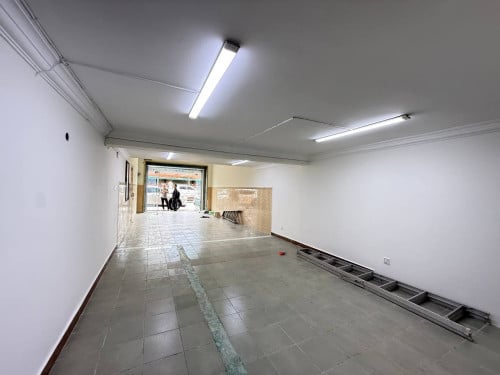 SHOPHOUSE FOR RENT Near Royal palace area