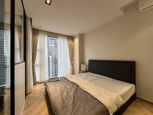 South-Facing 1-Bedroom Apartment for Rent on 24th Floor – Time Square 306