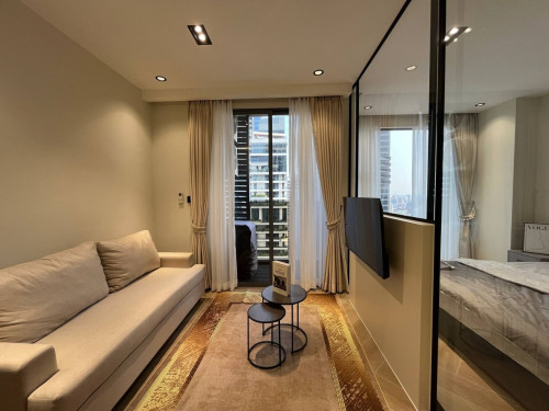 South-Facing 1-Bedroom Apartment for Rent on 24th Floor – Time Square 306
