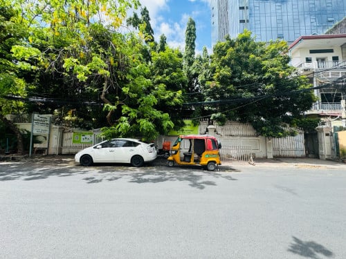 Spacious Villa 7 Bedrooms For Rent in Beoung Keng Kang1