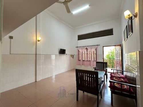 Special Offer $300 | 3BR-Apartment For Rent in BKK3