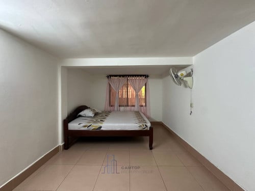 Special Offer $300 | 3BR-Apartment For Rent in BKK3