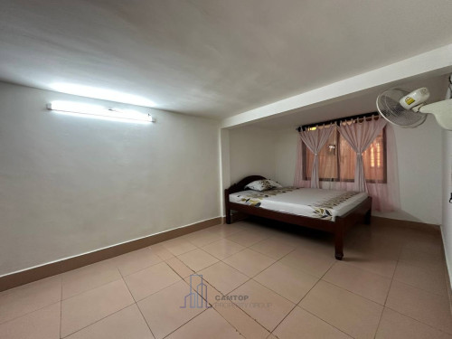 Special Offer $300 | 3BR-Apartment For Rent in BKK3