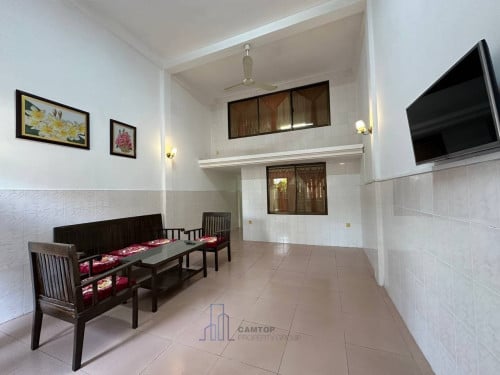 Special Offer $300 | 3BR-Apartment For Rent in BKK3