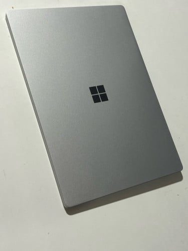 Surface laptop 4 amd Ryzen 7 ram 8GB ssd 512gb screen size 15” 2k 99%