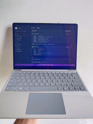 Surface laptop GO 2