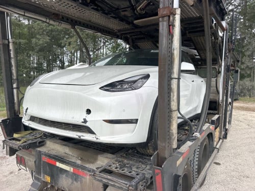 Tesla 2023 model Y