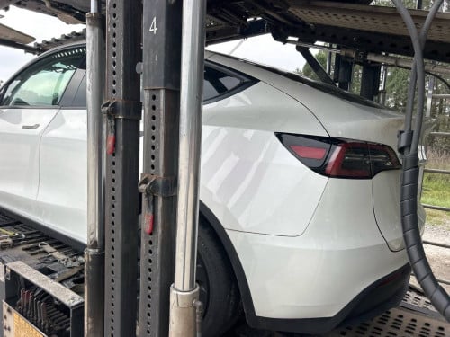 Tesla 2023 model Y