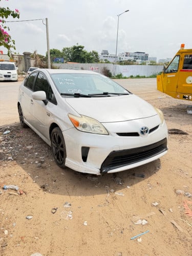Toyota Prius persona plus performance 2013