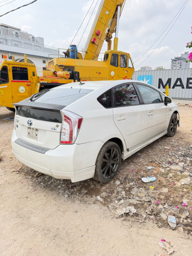 Toyota Prius persona plus performance 2013
