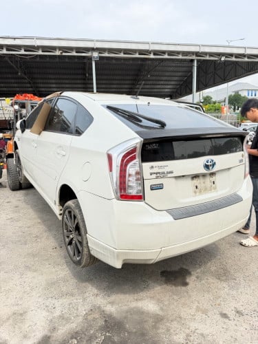 Toyota Prius persona plus performance 2013