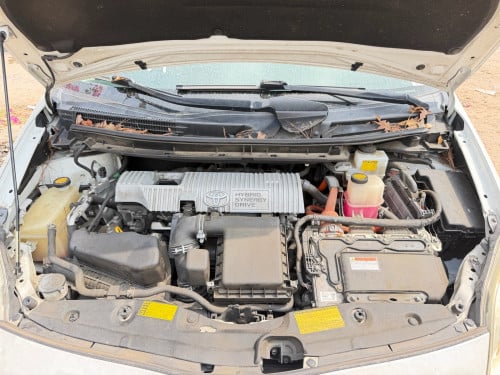 Toyota Prius persona plus performance 2013