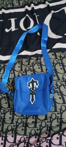 Trapstar cross body bag