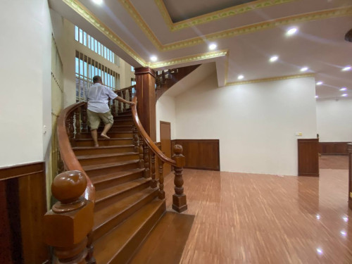 Villa For rent at Boeng tumpun ( Good for office or NGO)