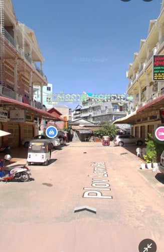 ផ្ទះលក់នៅខាងមុខផ្សារហេងលី ភ្នំពេញ